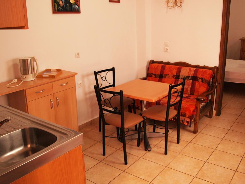 Olympos Pension Rhodes City Cameră foto